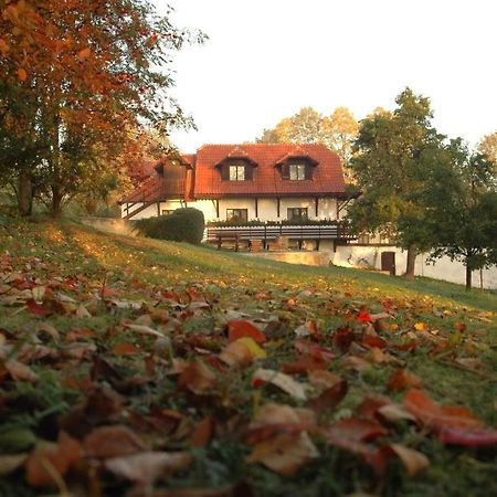 Penzion Dvur Obora  Exteriör bild