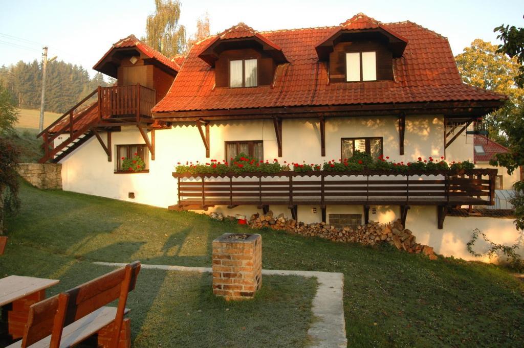 Penzion Dvur Obora  Exteriör bild