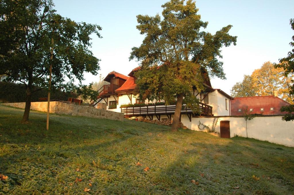 Penzion Dvur Obora  Exteriör bild